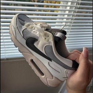Nike Airmax Tan Youth